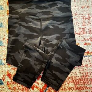 Athleta Elation Camo 7/8 Tight